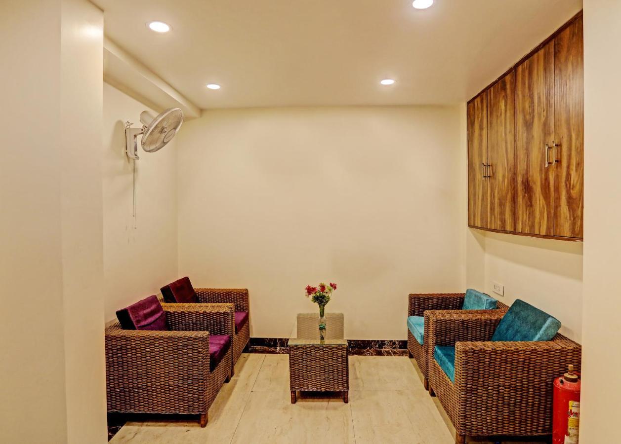 Staybook Hotel Atlanta New Delhi Train Station Exterior foto
