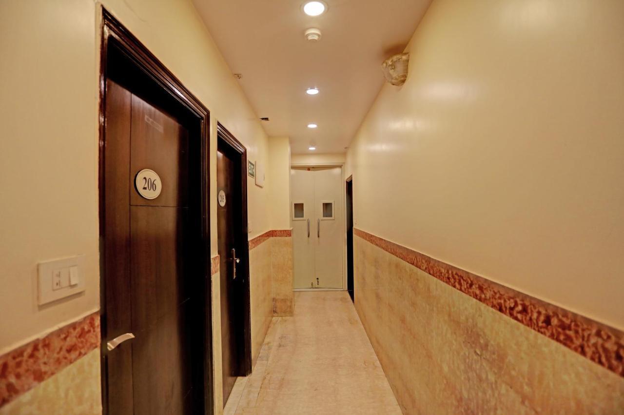 Staybook Hotel Atlanta New Delhi Train Station Exterior foto